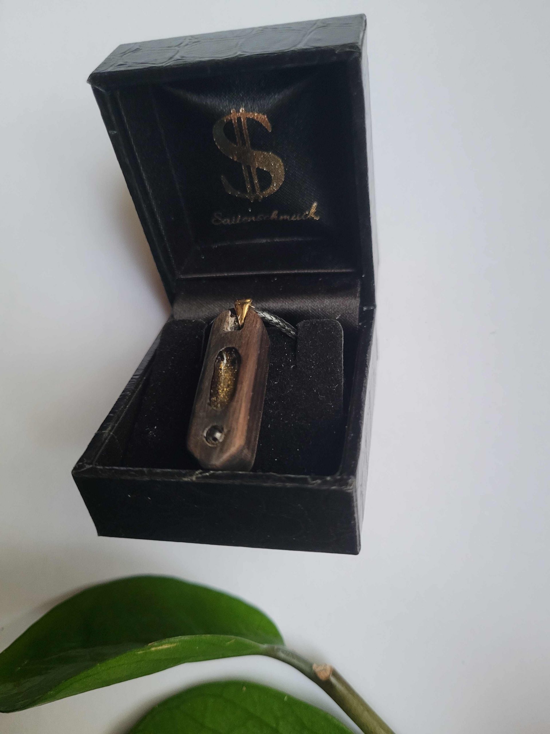 Saitenschmuck Noten Halskette aus Makassar Ebenholz mit schwarzem Spinell – Bild 2