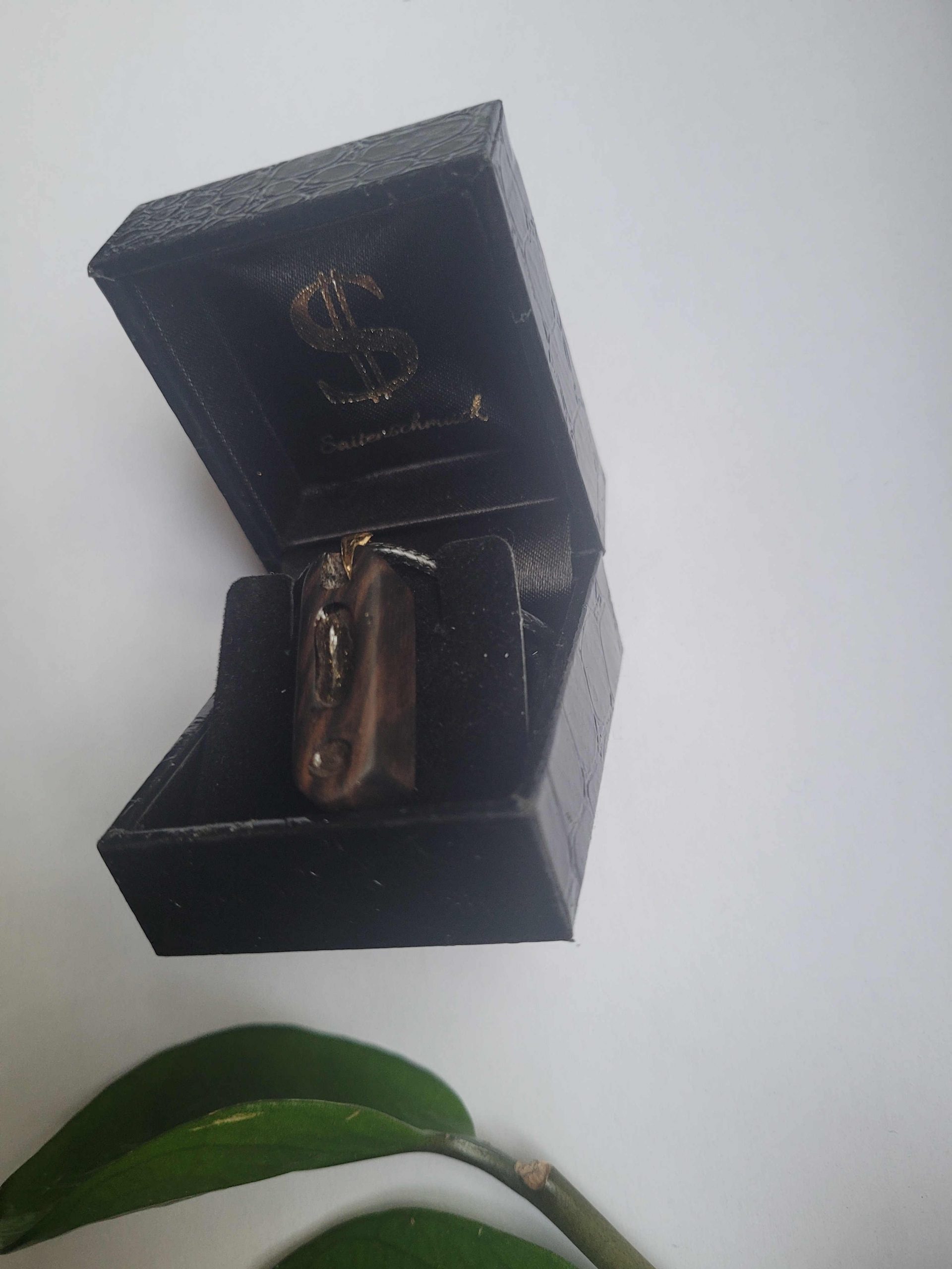 Saitenschmuck „Noten“ Halskette aus Makassar Ebenholz mit Amethyst – Bild 2
