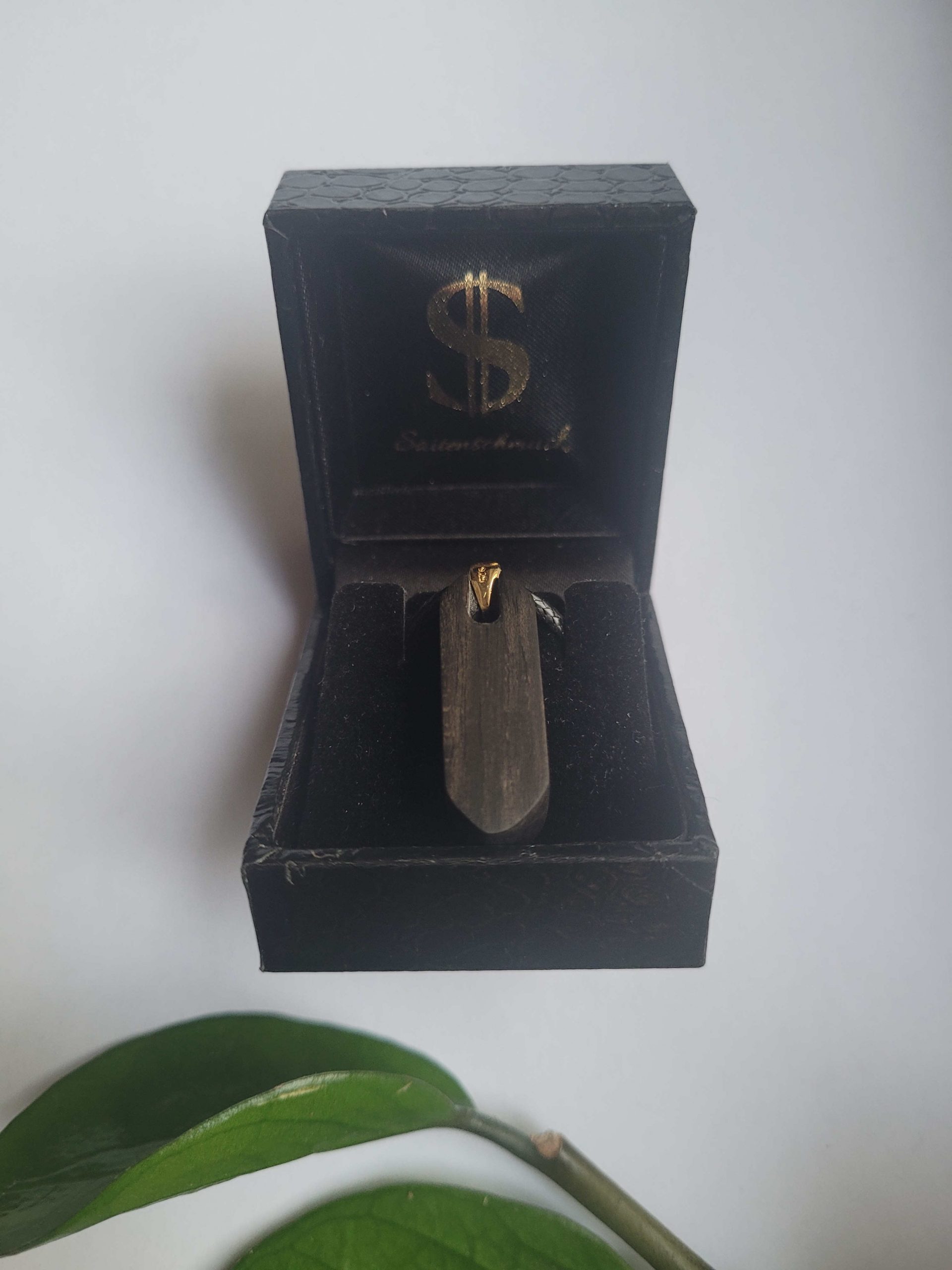 Saitenschmuck „Noten“ Halskette aus Ebenholz mit Amethyst – Bild 2