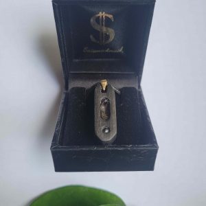 Saitenschmuck „Noten“ Halskette aus Ebenholz mit Amethyst und Granatstein