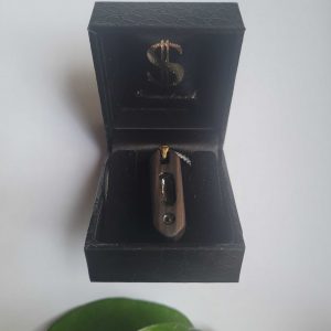 Saitenschmuck „Noten“ Halskette aus Makassar Ebenholz mit schwarzem Spinell